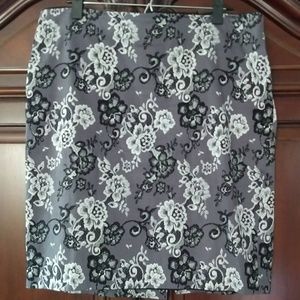 White House Black Market WHBM Lace-print skirt